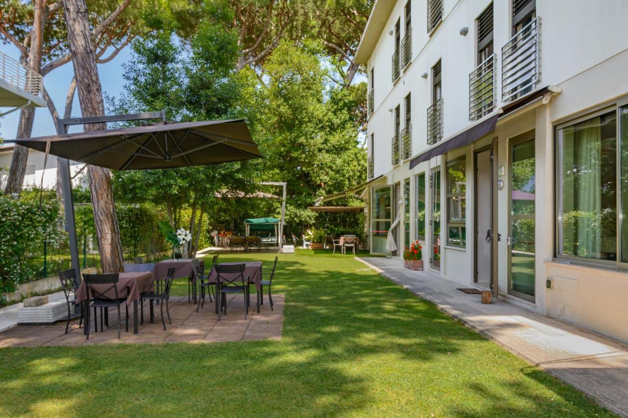 Hotel Etruria Forte dei Marmi Buitenkant foto