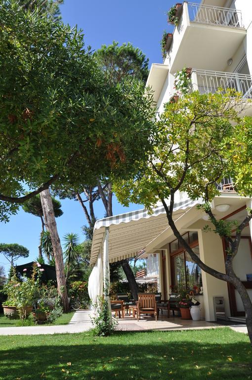 Hotel Etruria Forte dei Marmi Buitenkant foto