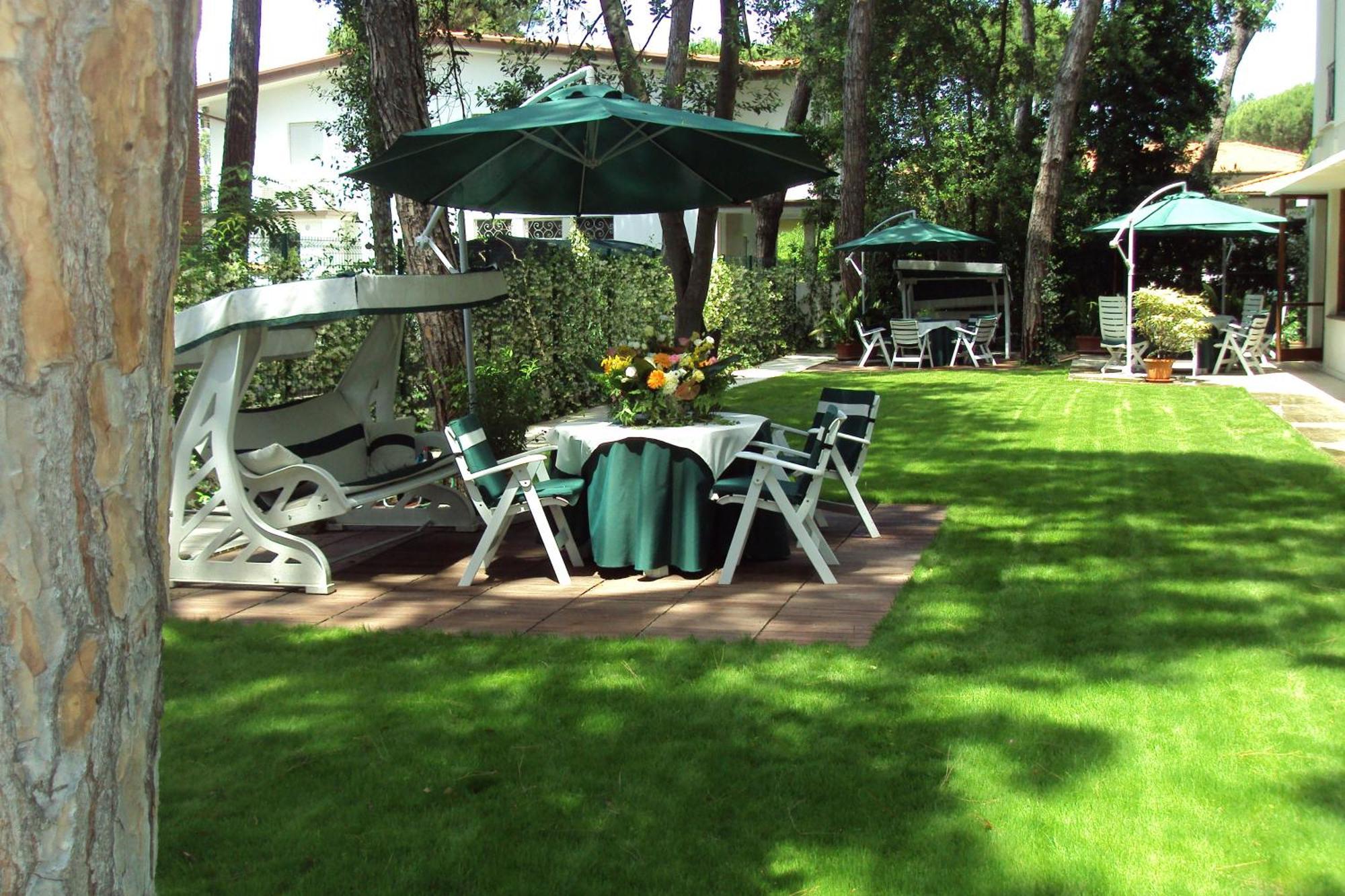 Hotel Etruria Forte dei Marmi Buitenkant foto